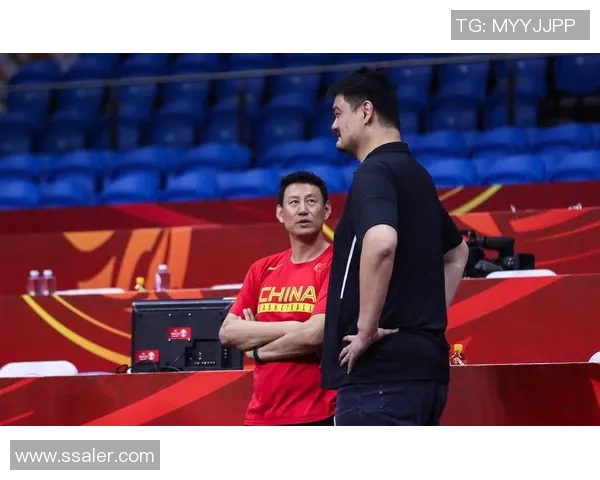 莫布里姚明双双退役NBA传奇时代落幕球迷心中永存